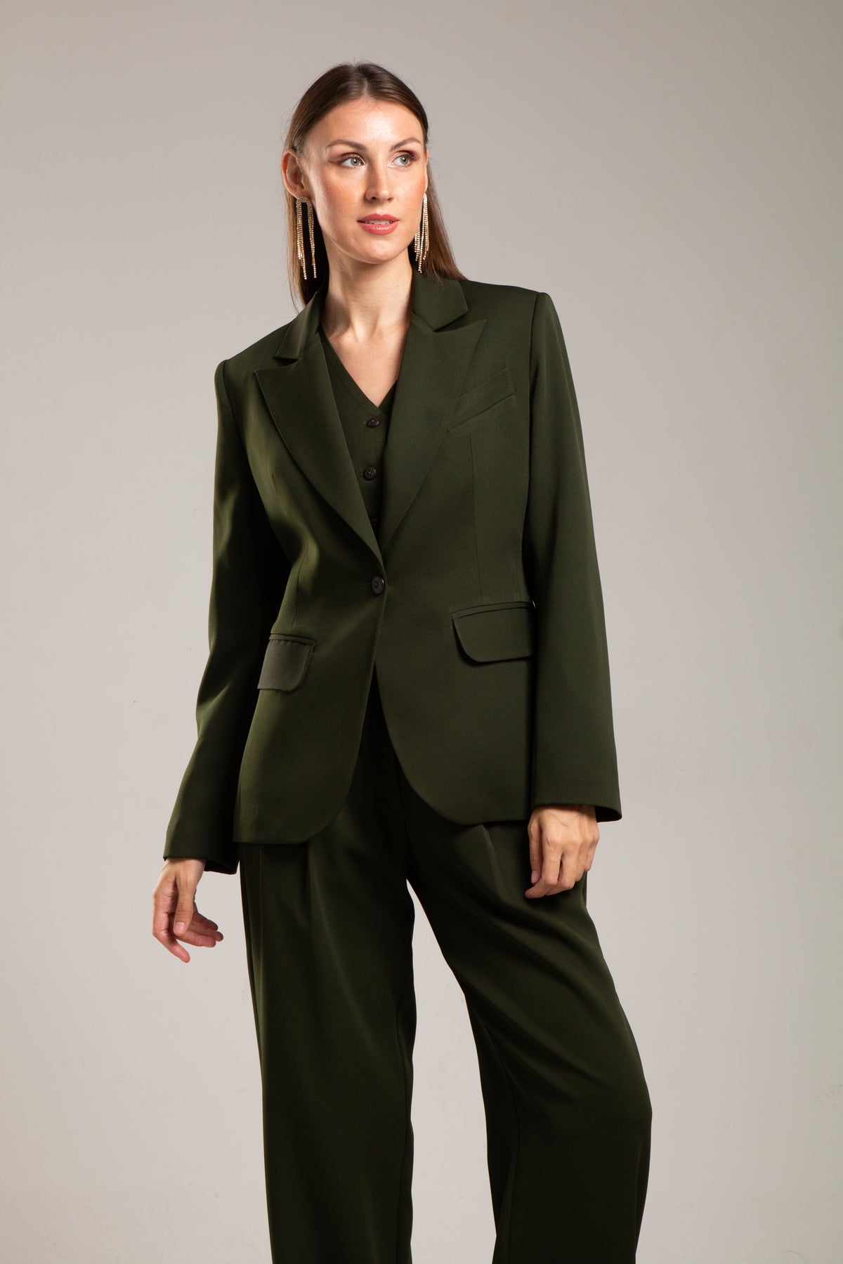 Sout With One Putton